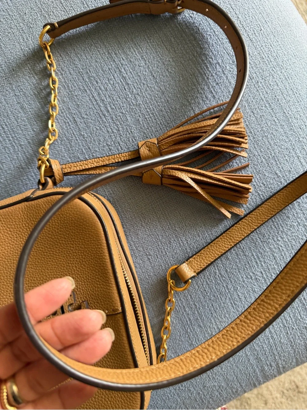 Tory Burch McGraw Camera Bag Pebbled Leather in Tan